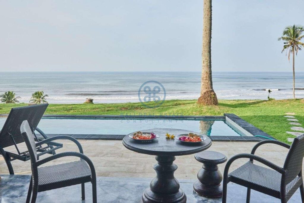 2 bedrooms villa beachfront sunset view balian for sale rent 56