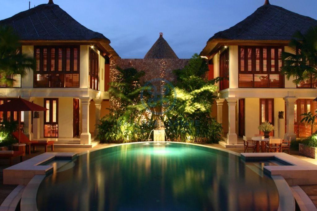 3 bedroom project villa seminyak for sale rent 4