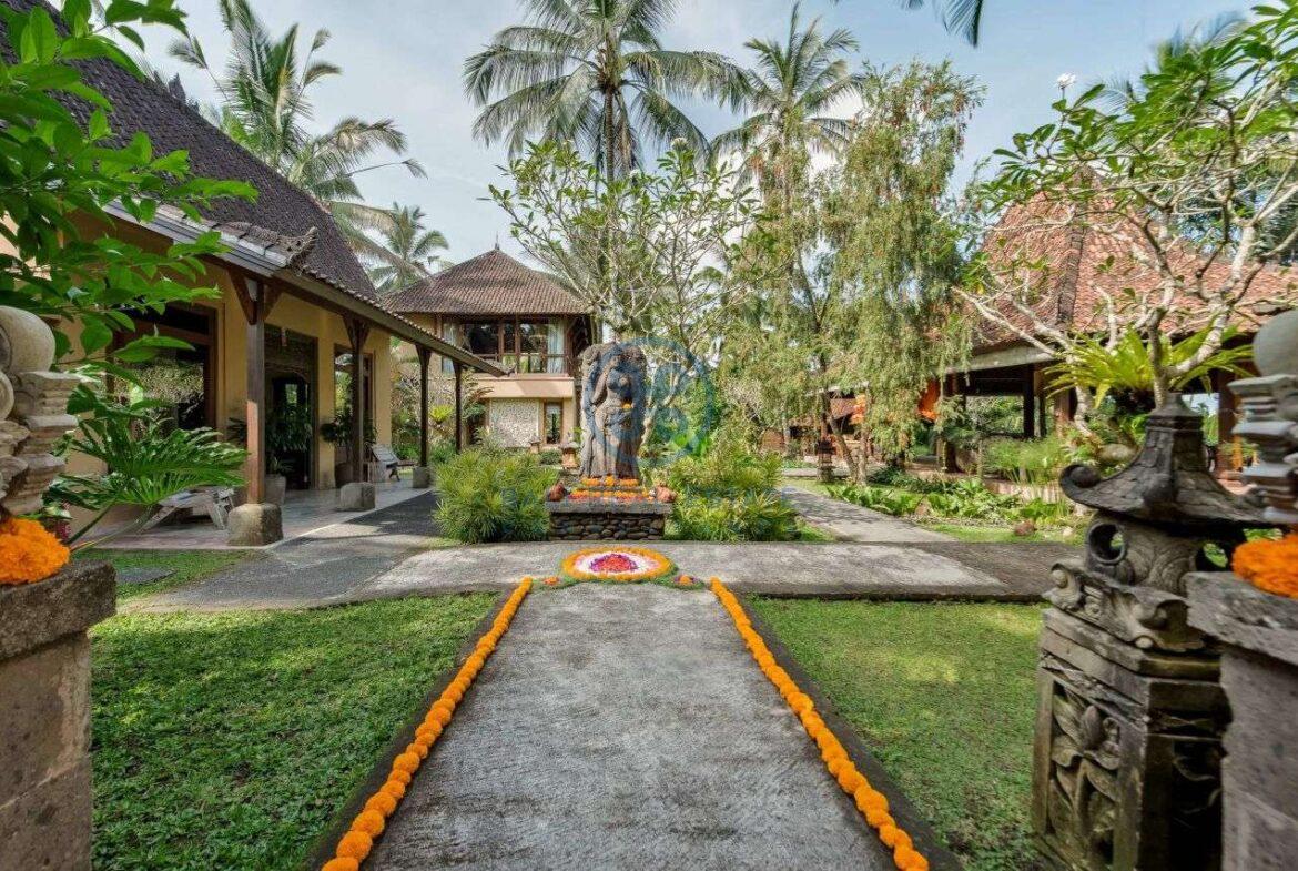 4 bedrooms villa estate jungle view ubud for sale rent 5