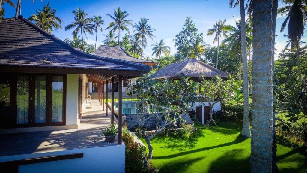 4 bedrooms villa seaside balian for sale rent 12