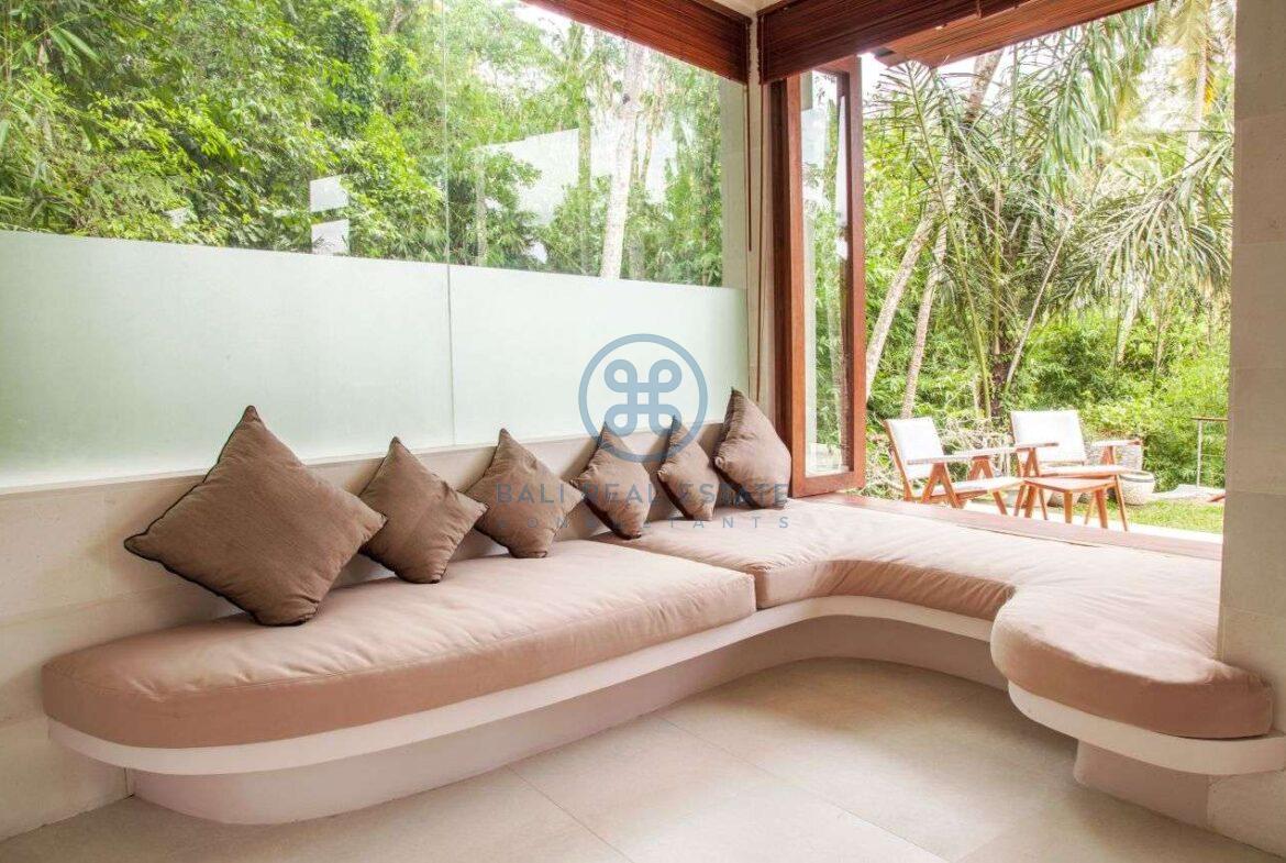 4 bedrooms villa with professional music studio ubud for sale rent 15