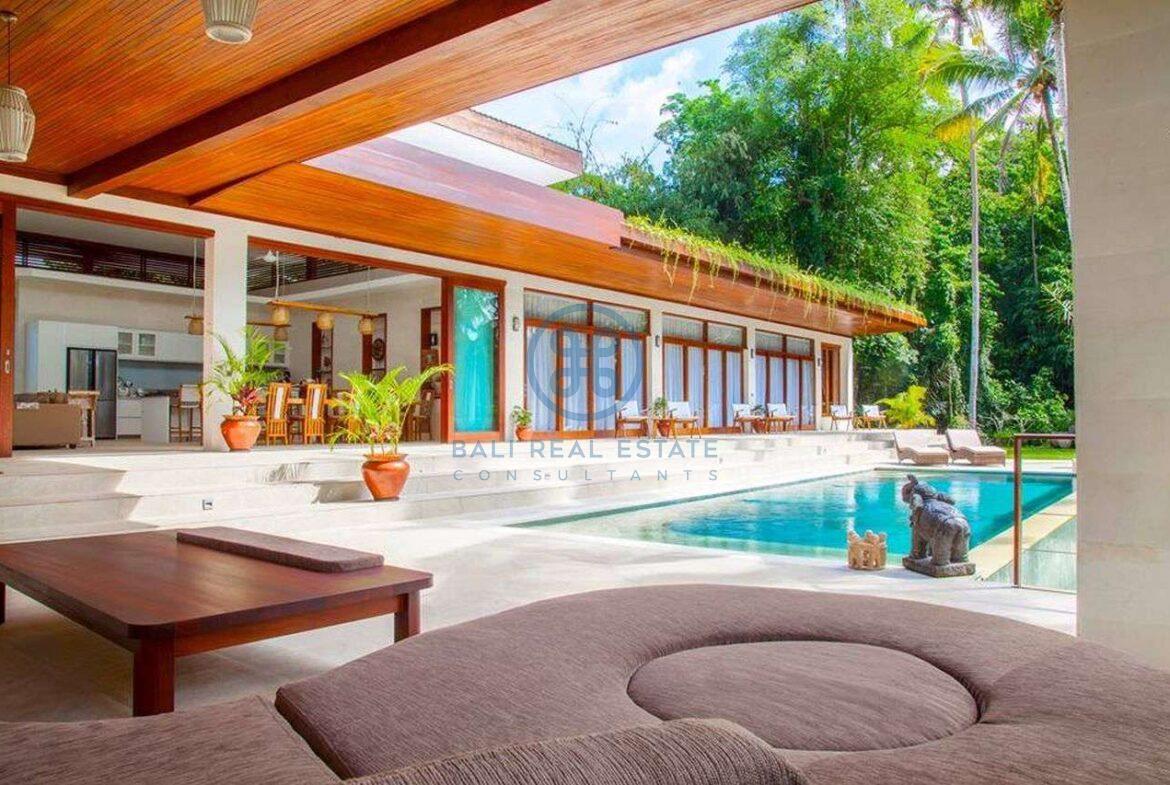 4 bedrooms villa with professional music studio ubud for sale rent 24