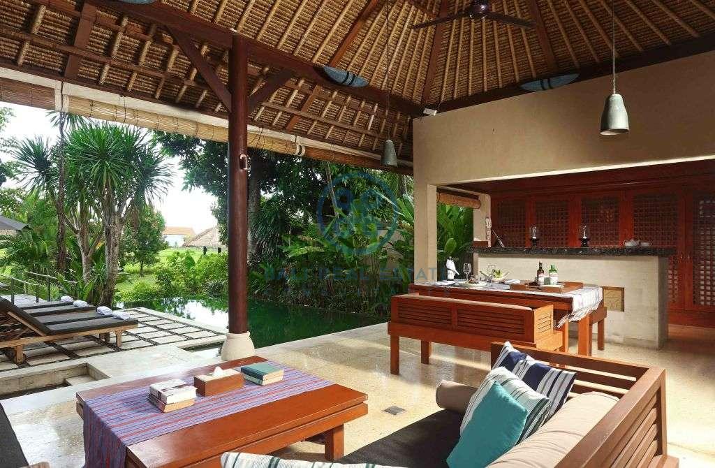 Villas bedroom boutique hotel in canggu for sale