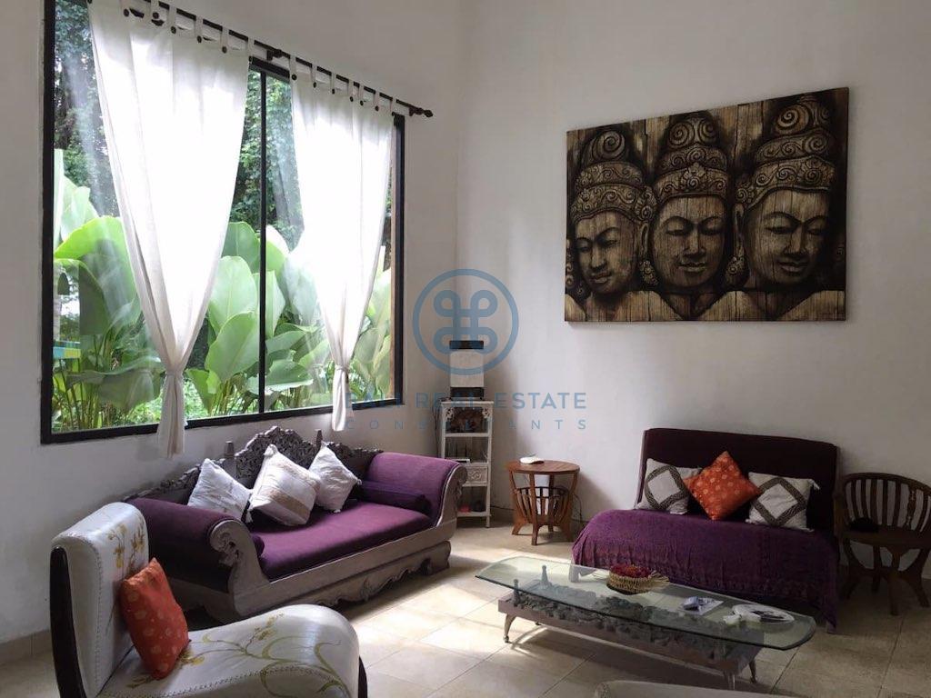 traditional bedroom villa with large garden ubud for sale and rent