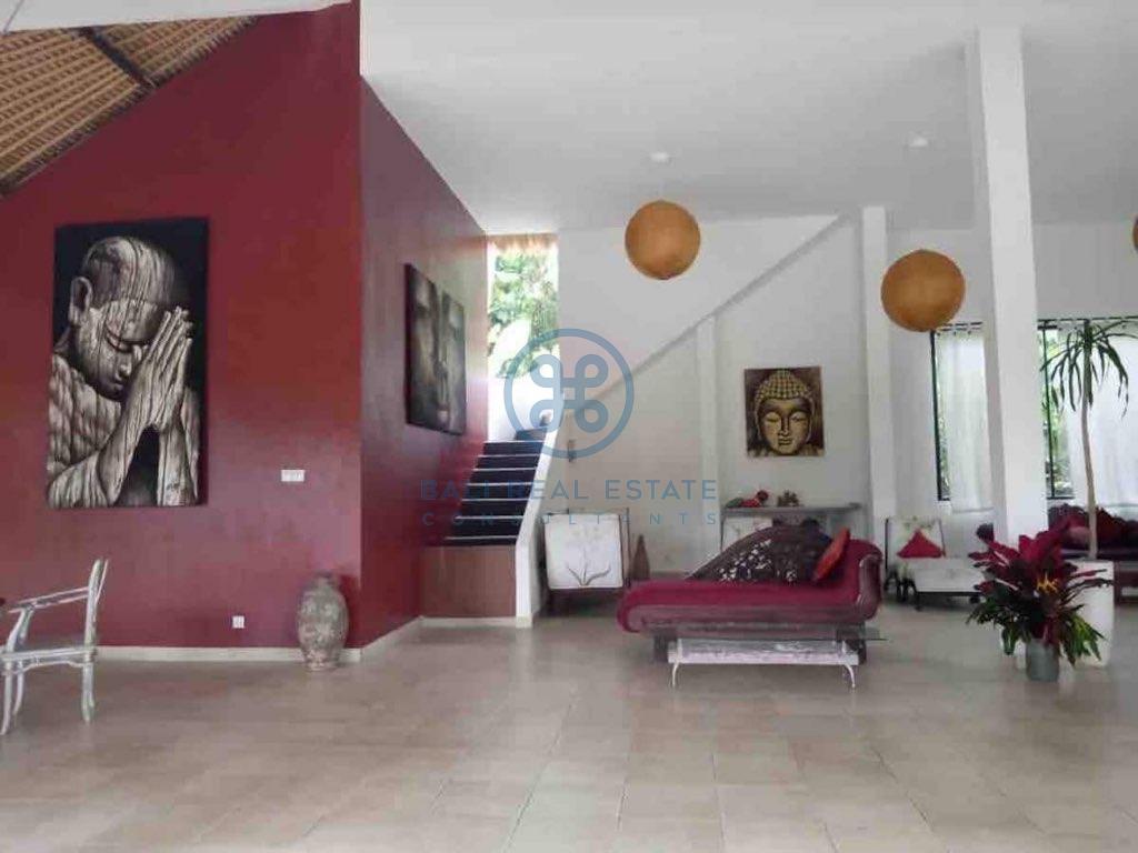 traditional bedroom villa with large garden ubud for sale and rent