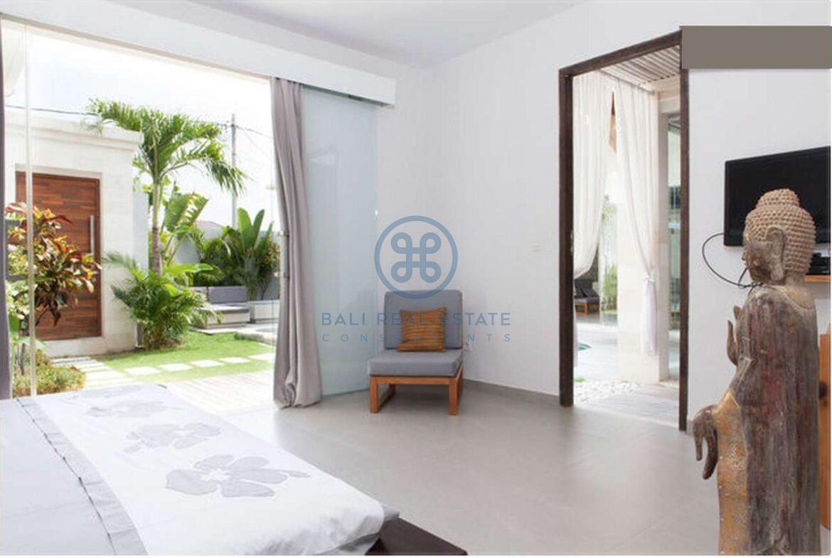 bedrooms villa garden view seminyak for sale rent