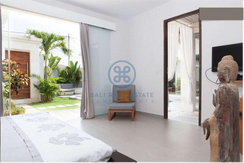 bedrooms villa garden view seminyak for sale rent