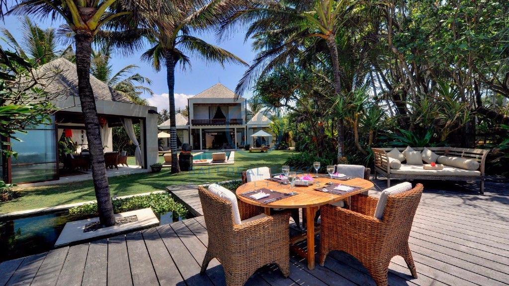 bedroom beachfront villa in ketewel for sale