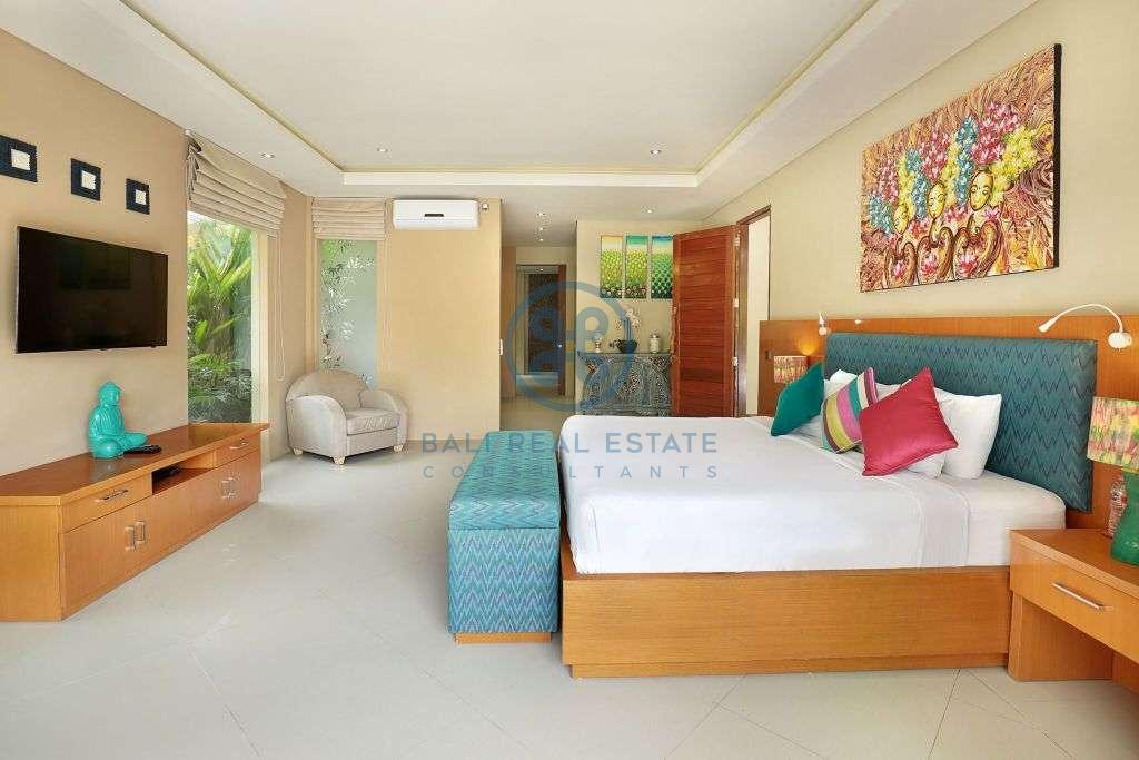 bedrooms villa garden pool view canggu for sale rent