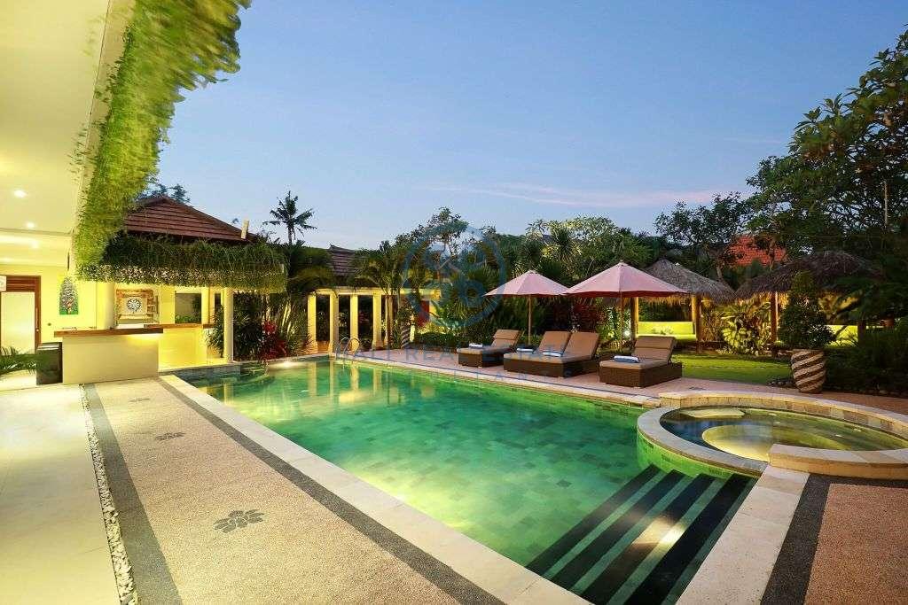 bedrooms villa garden pool view canggu for sale rent