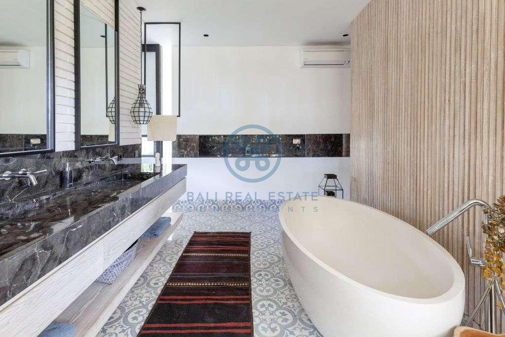 bedrooms villa garden pool view tumbak bayuh for sale rent