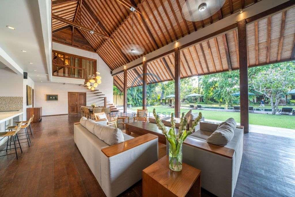 bedrooms villa estate view canggu for sale rent