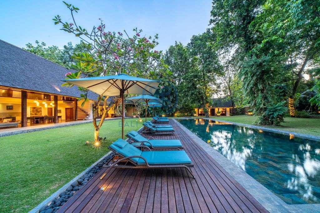 bedrooms villa estate view canggu for sale rent