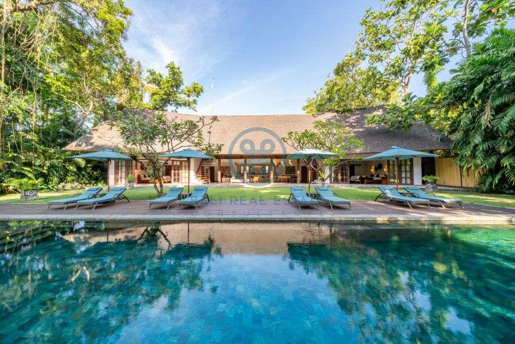bedrooms villa estate view canggu for sale rent