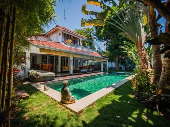 bedroom colonial style villa seminyak for sale rent