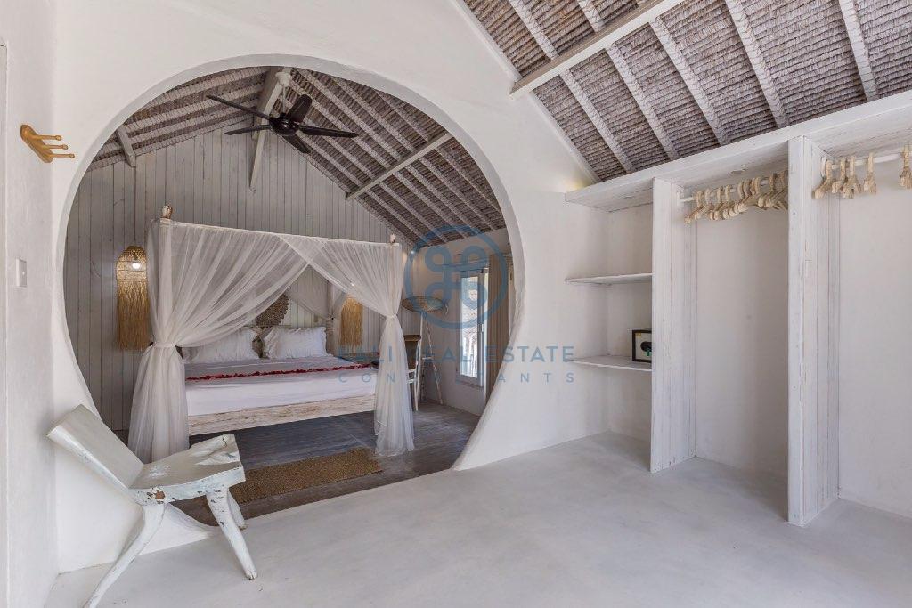 bedroom villa in cemagi for sale