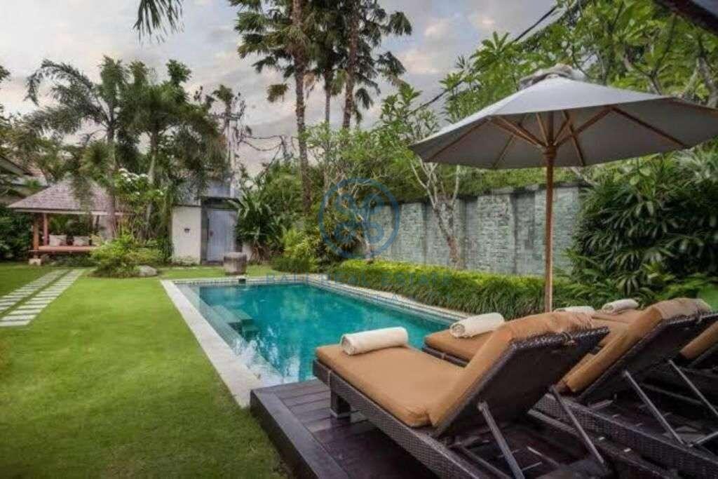 bedroom villa in centre seminyak for sale rent