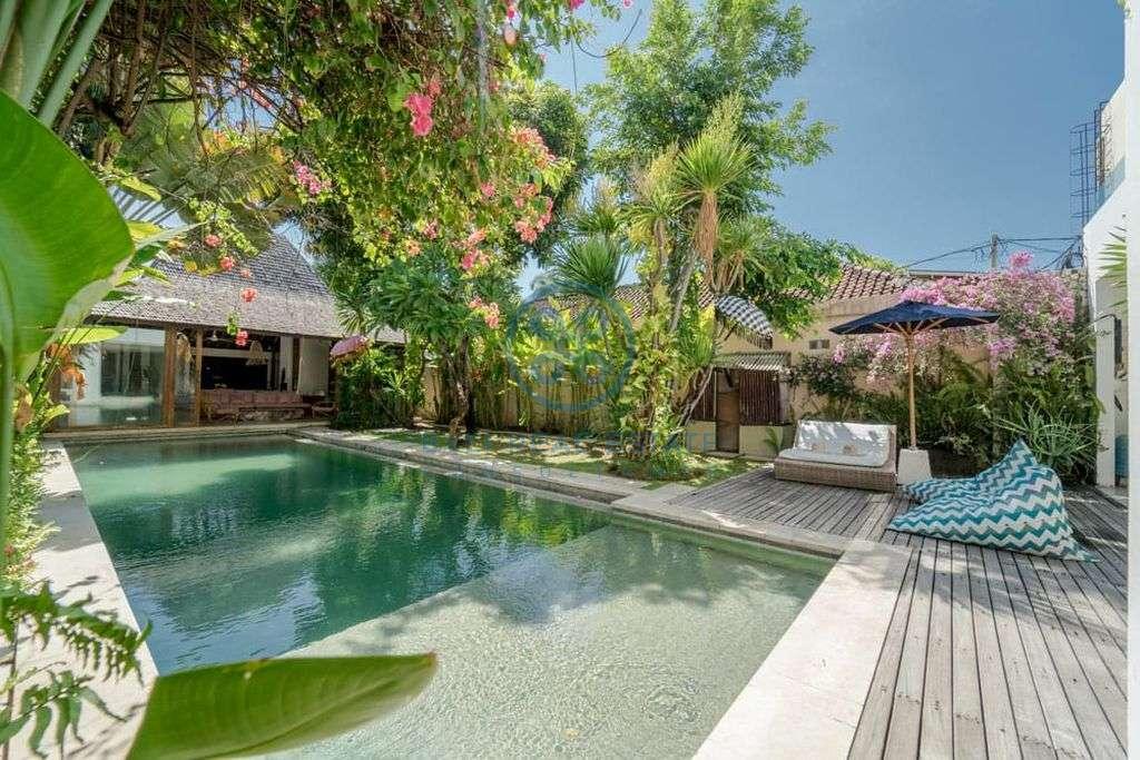 bedroom traditional modern style villa seminyak for sale rent