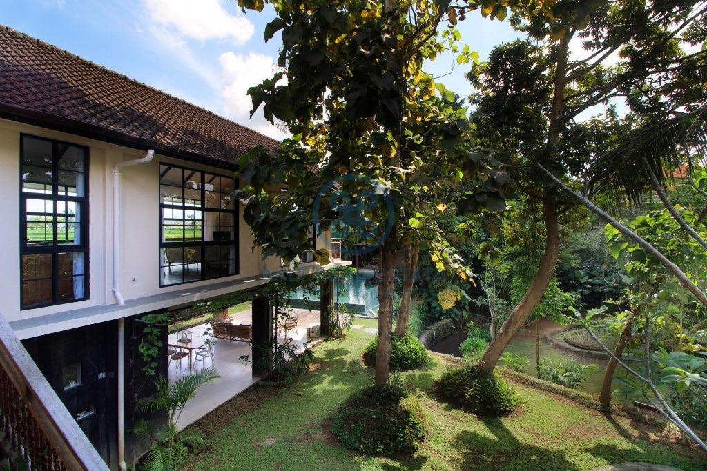 bedroom family villa in ubud for sale