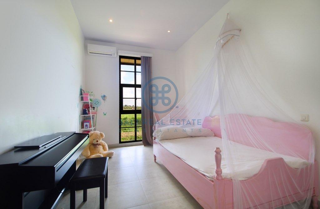 bedroom family villa in ubud for sale