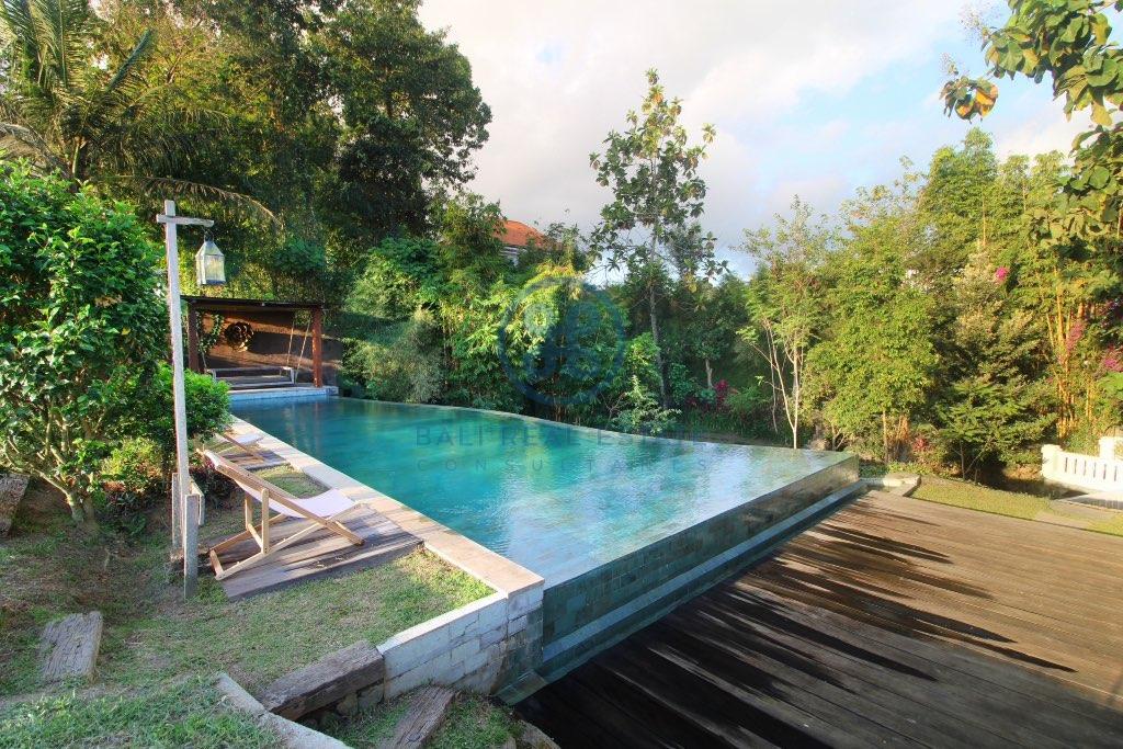 bedroom family villa in ubud for sale