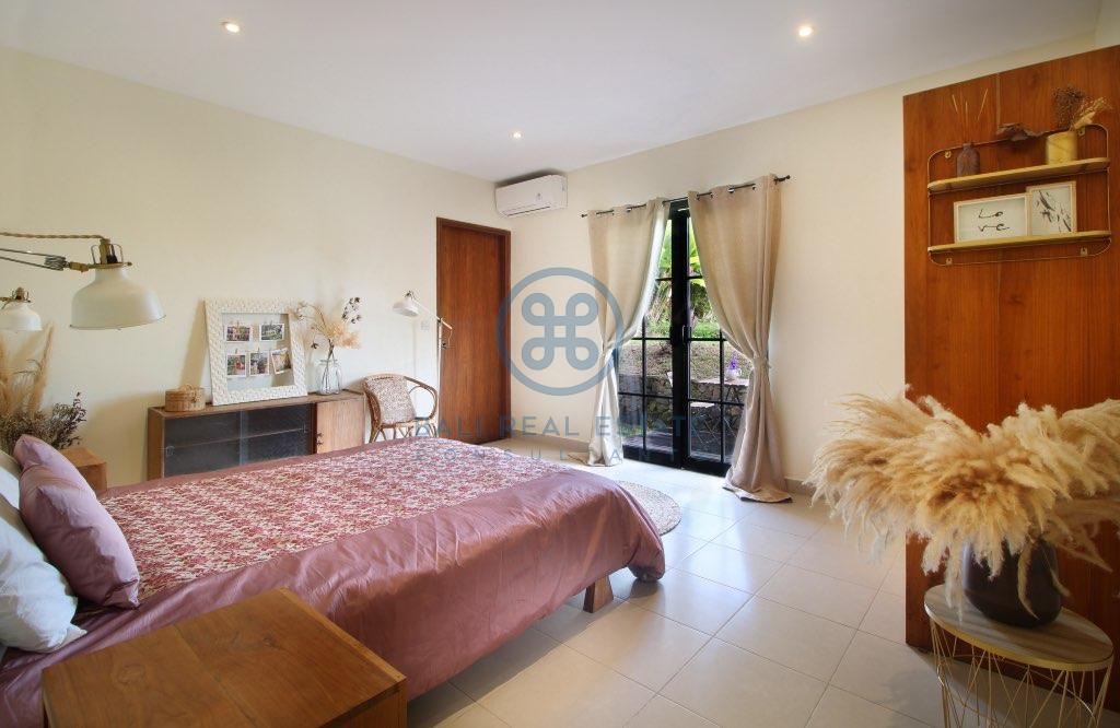 bedroom family villa in ubud for sale