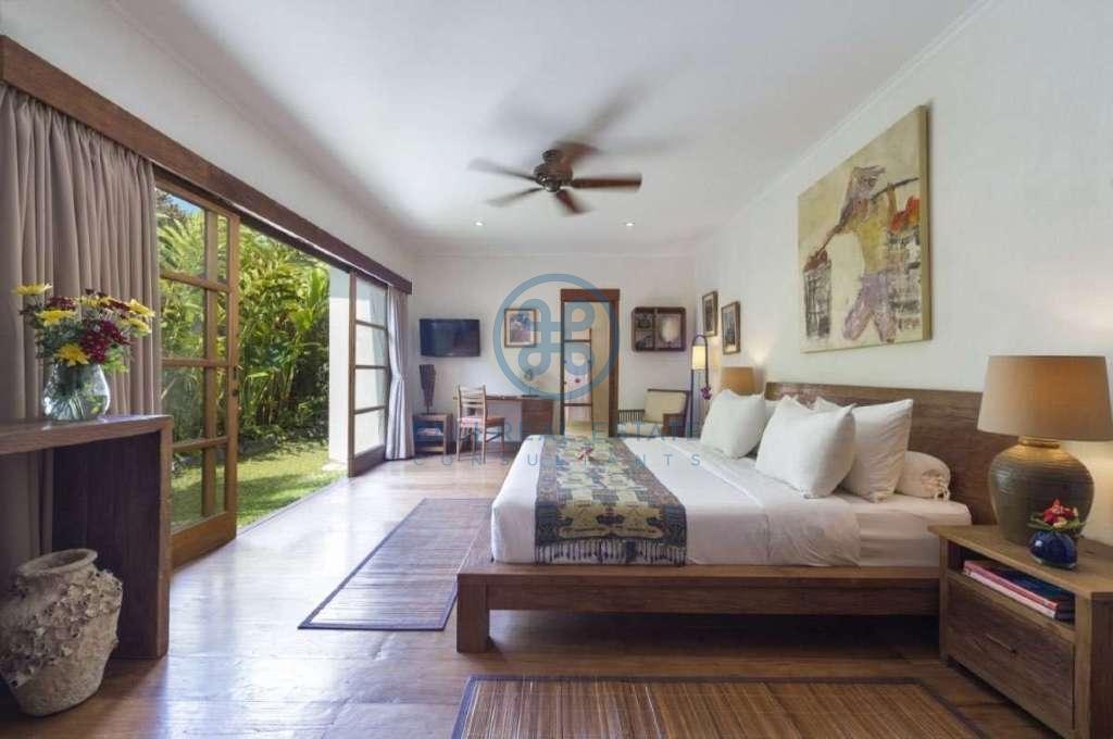 bedroom villa in pererenan for sale