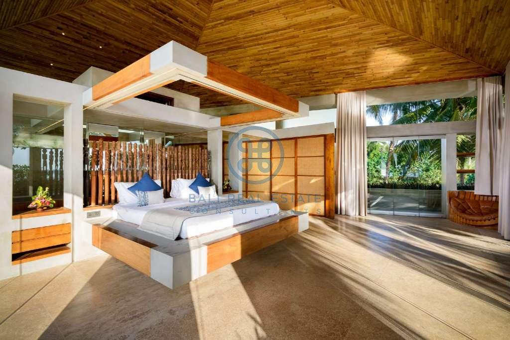 bedroom oceanfront villa for sale