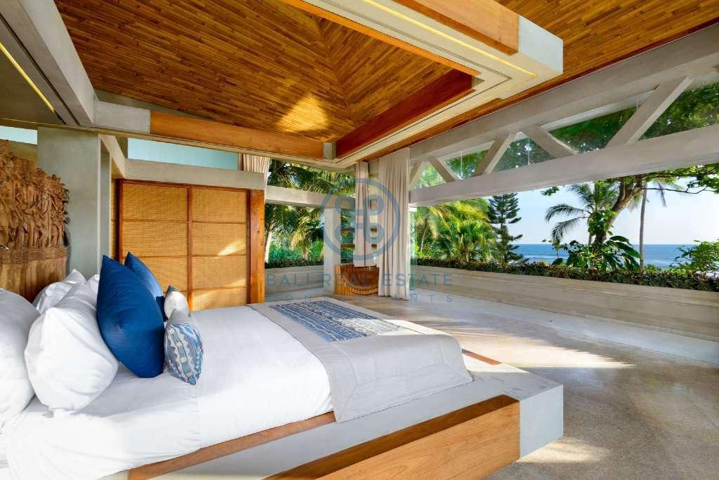 bedroom oceanfront villa for sale