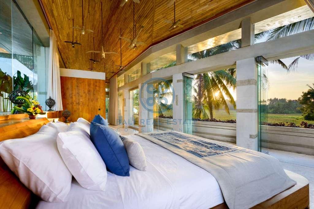 bedroom oceanfront villa for sale