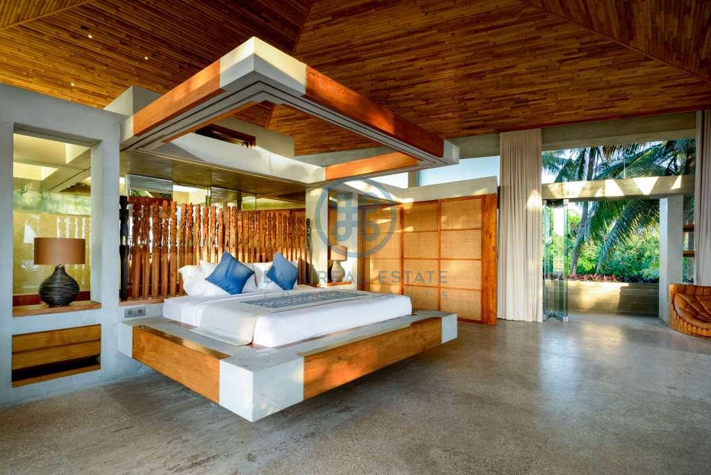 bedroom oceanfront villa for sale