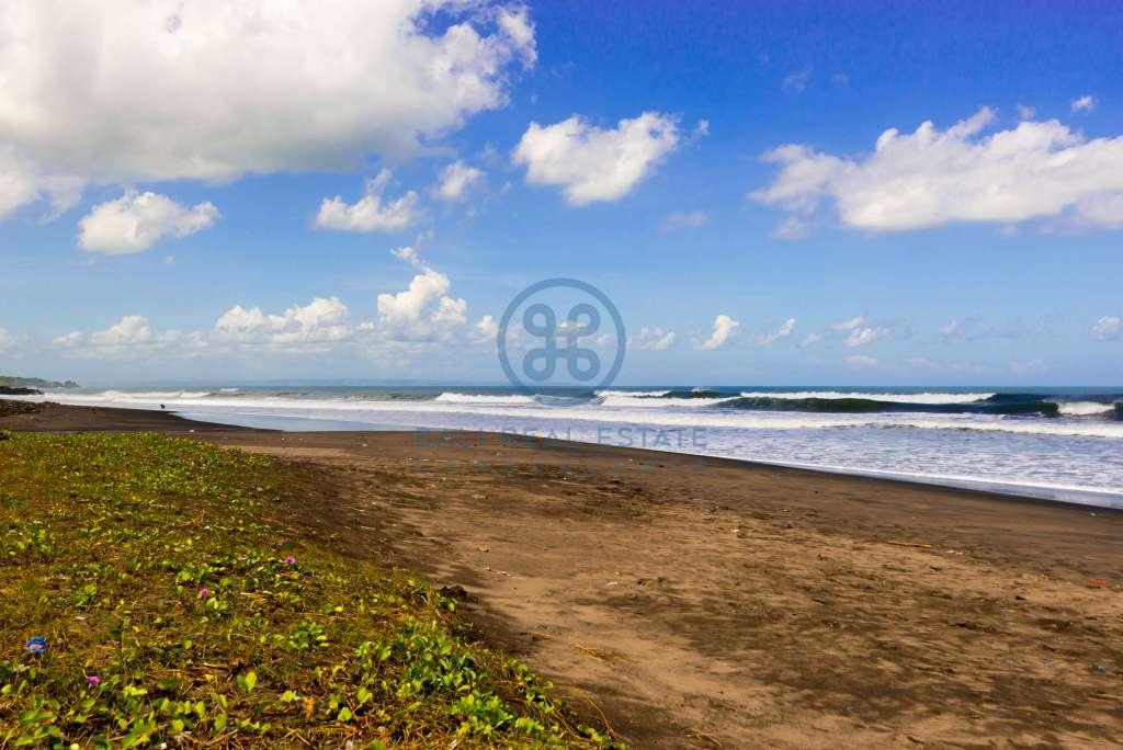 bedroom oceanfront villa for sale