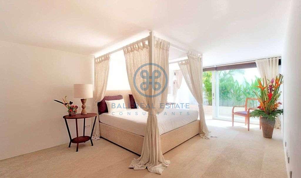 bedroom luxurious villa pererenan for sale rent