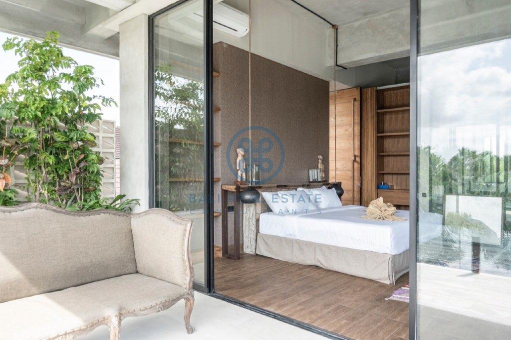 bedroom villa in tumbakbayuh for sale