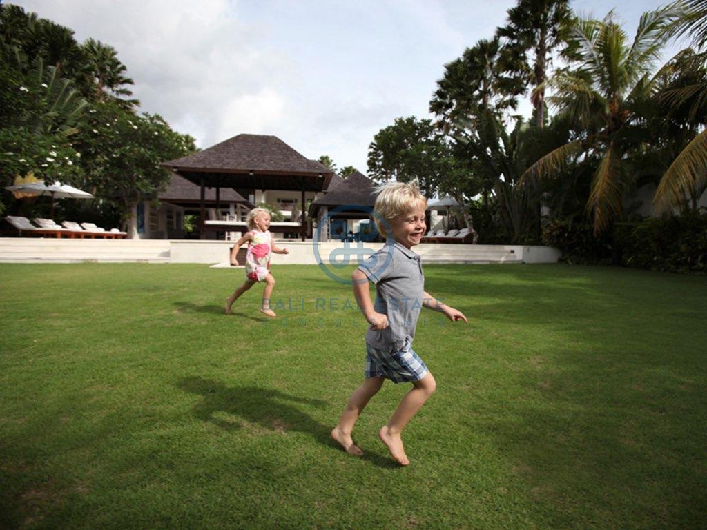 bedroom villa in canggu for sale