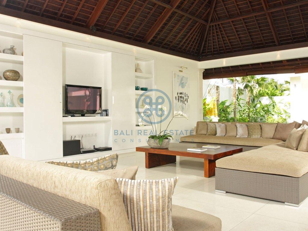 bedroom villa in canggu for sale