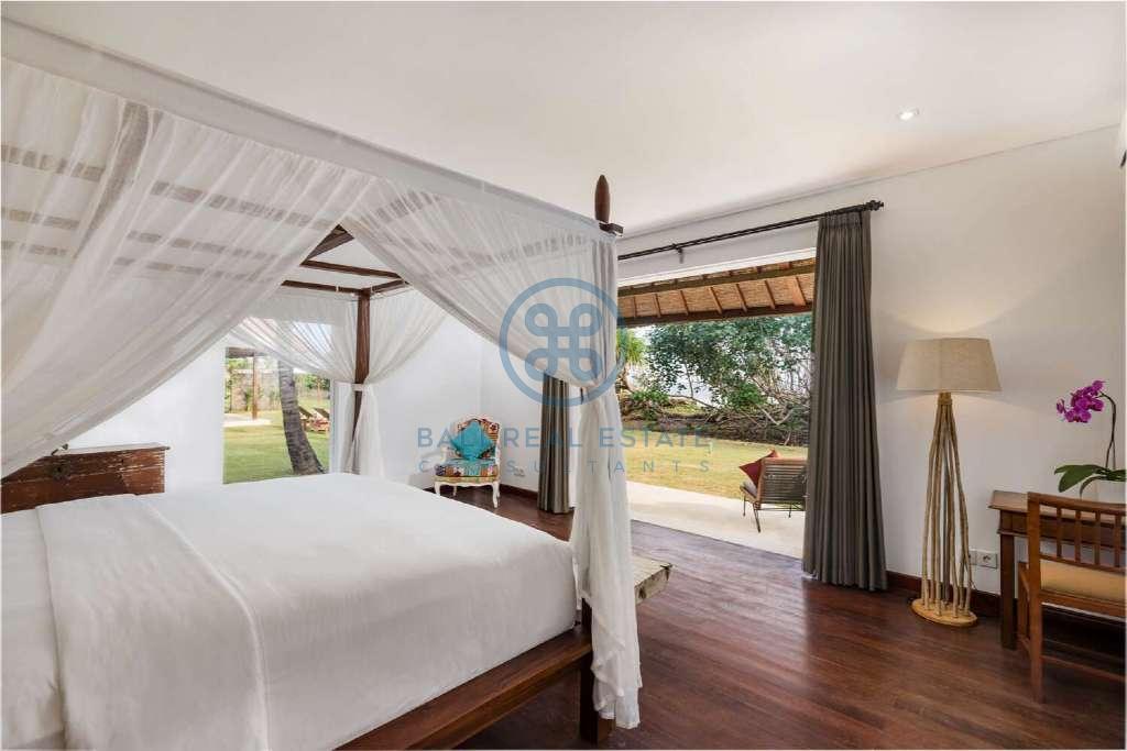 bedroom beachfront villa for sale in tabanan