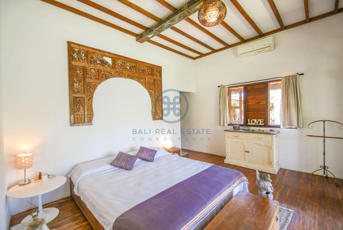 bedroom villa for sale in kedungu