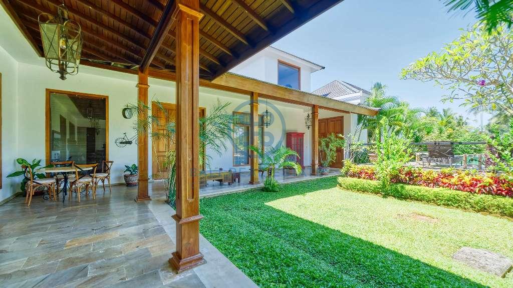 bedroom villa in ubud for sale and rent