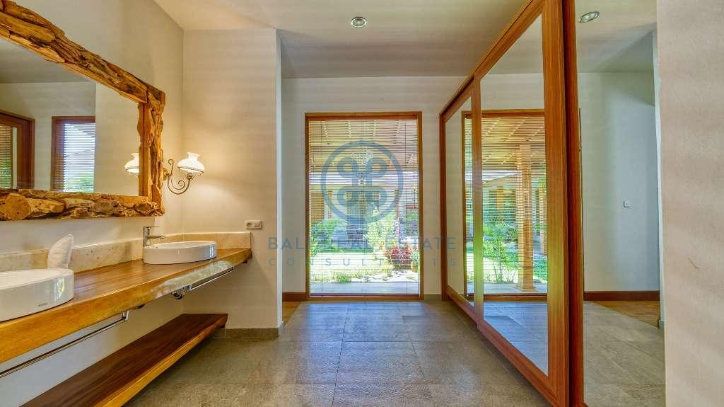 bedroom villa in ubud for sale and rent