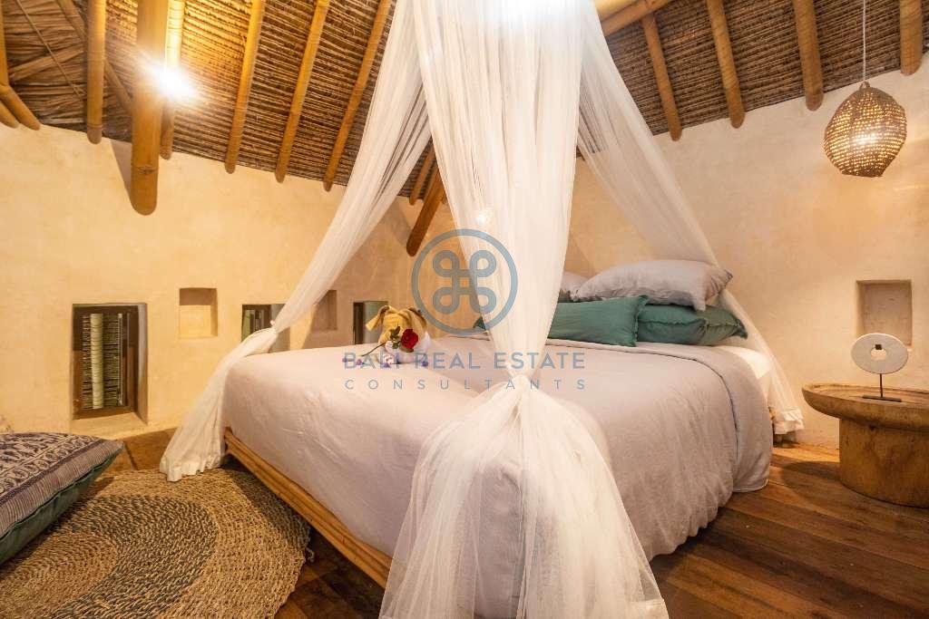 bedroom villa for sale near greenschool