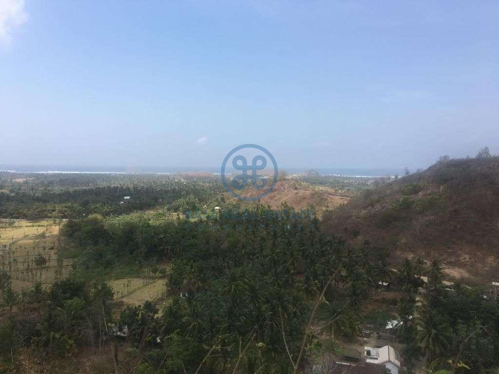 land in kuta mandalika beach for sale rent