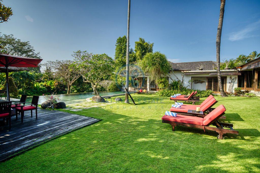 bedroom villa garden view pererenan canggu bali for sale rent