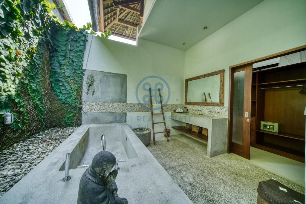 bedroom villa garden view pererenan canggu bali for sale rent