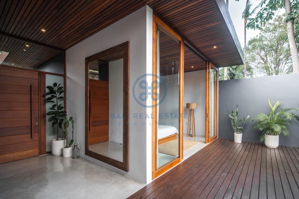 bedroom beach villa in seseh for sale