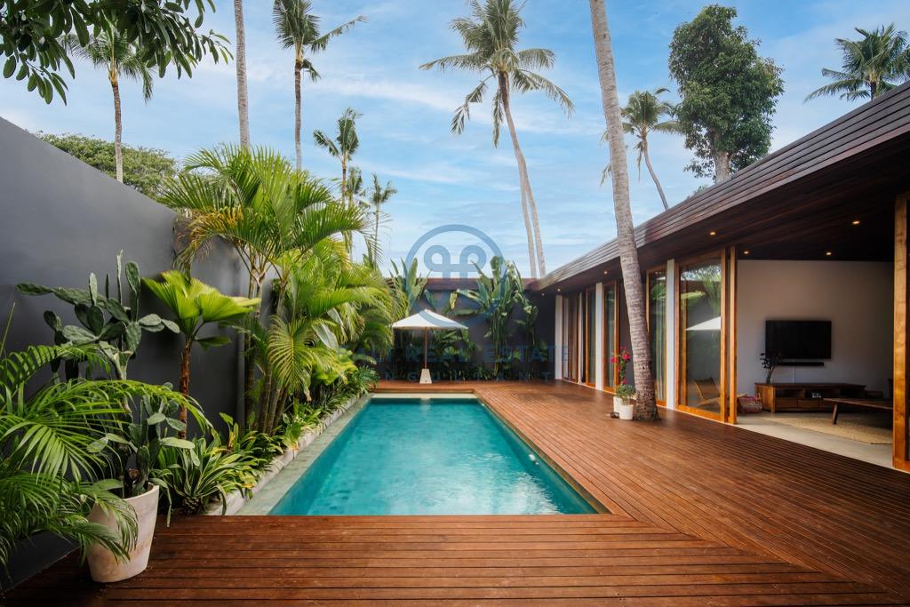 bedroom beach villa in seseh for sale