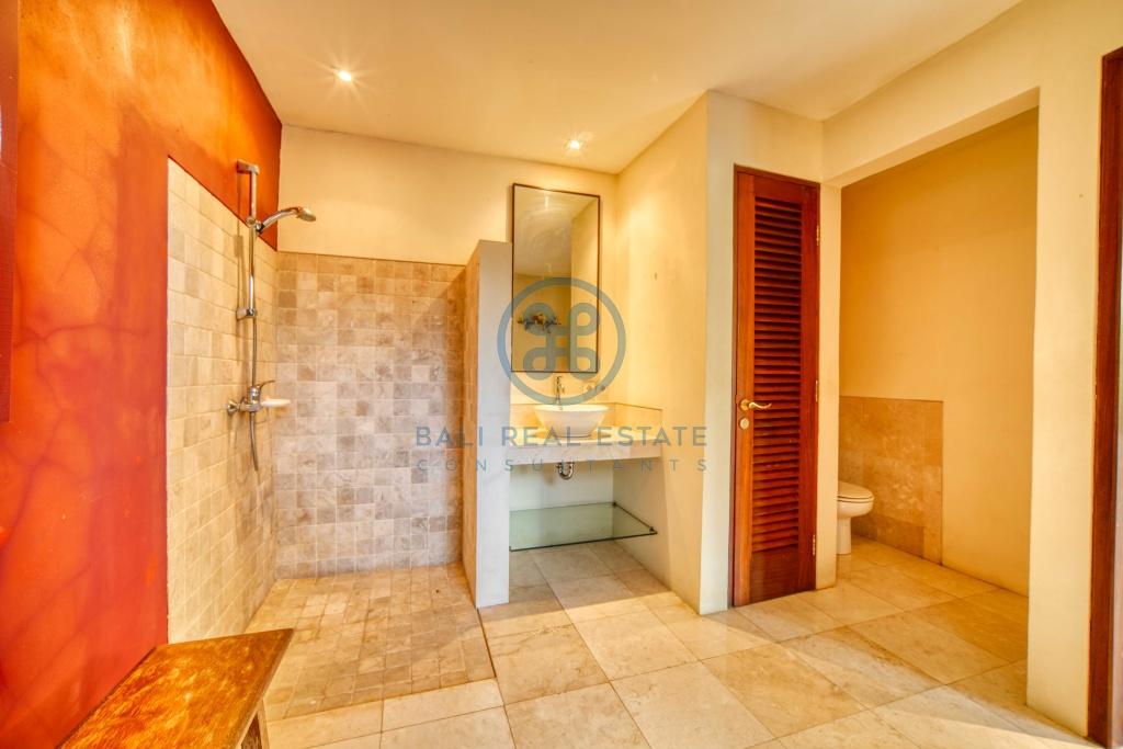 bedroom luxurious ocean view villa in Jimbaran Uluwatu for sale