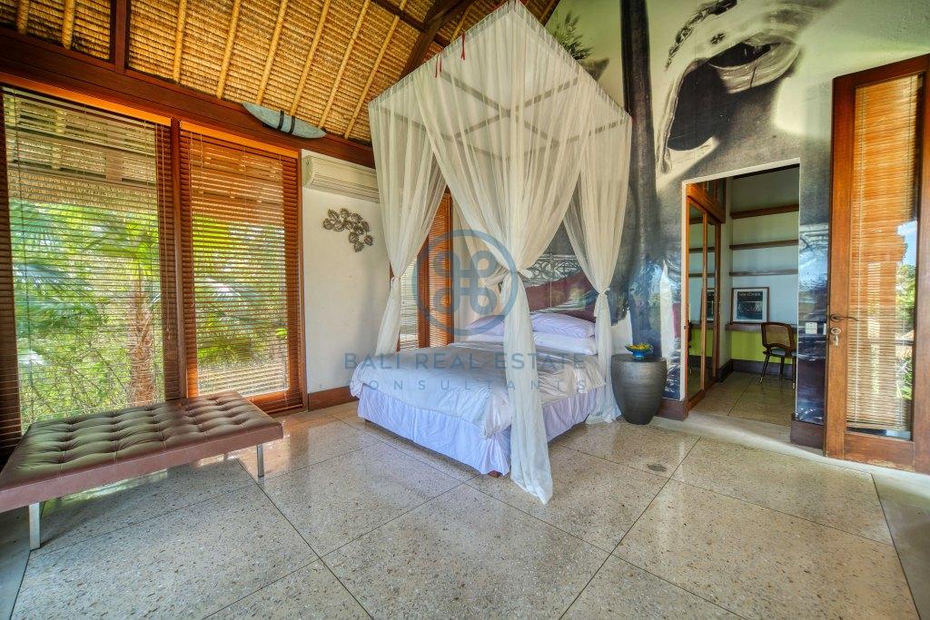 bedroom luxurious ocean view villa in Jimbaran Uluwatu for sale