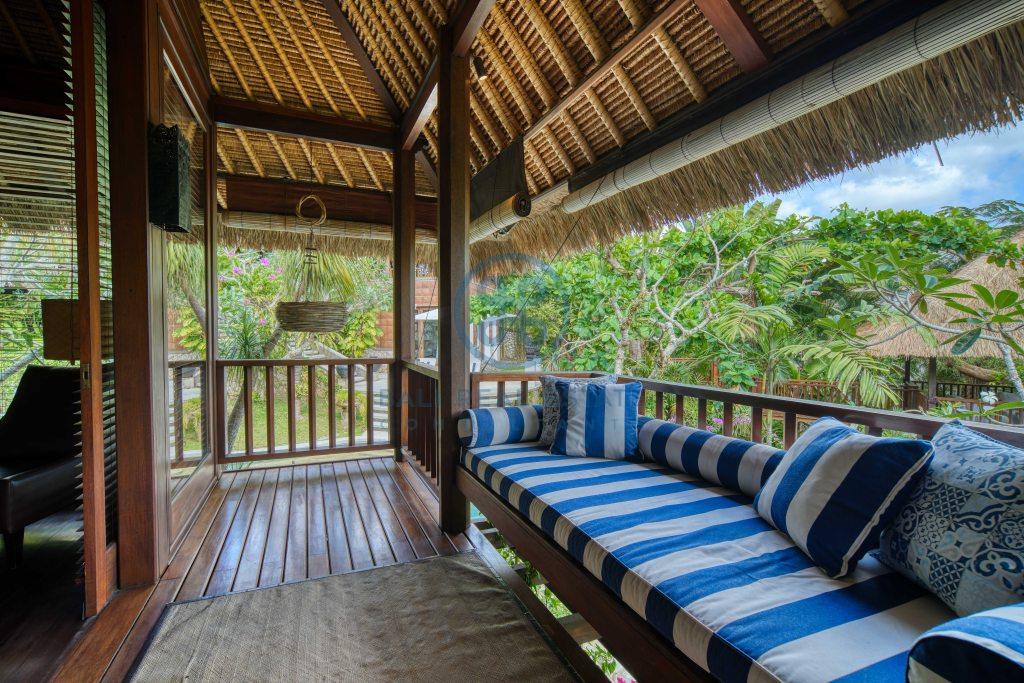 bedroom luxurious ocean view villa in Jimbaran Uluwatu for sale