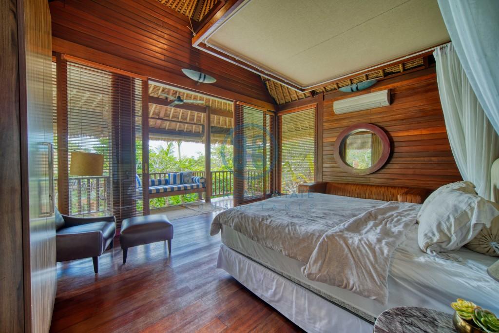 bedroom luxurious ocean view villa in Jimbaran Uluwatu for sale